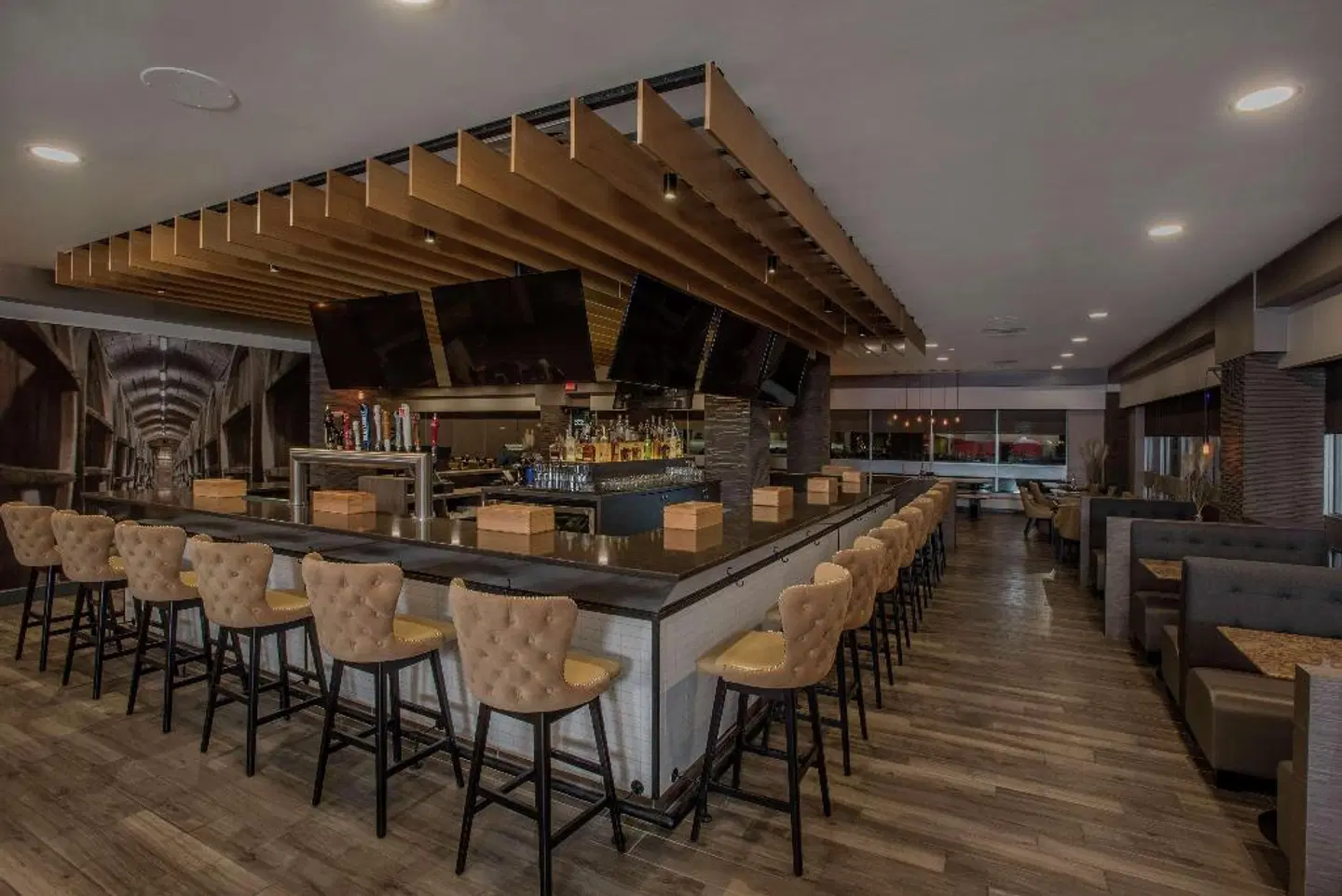 Hilton Suites Winnipeg Airport Bar