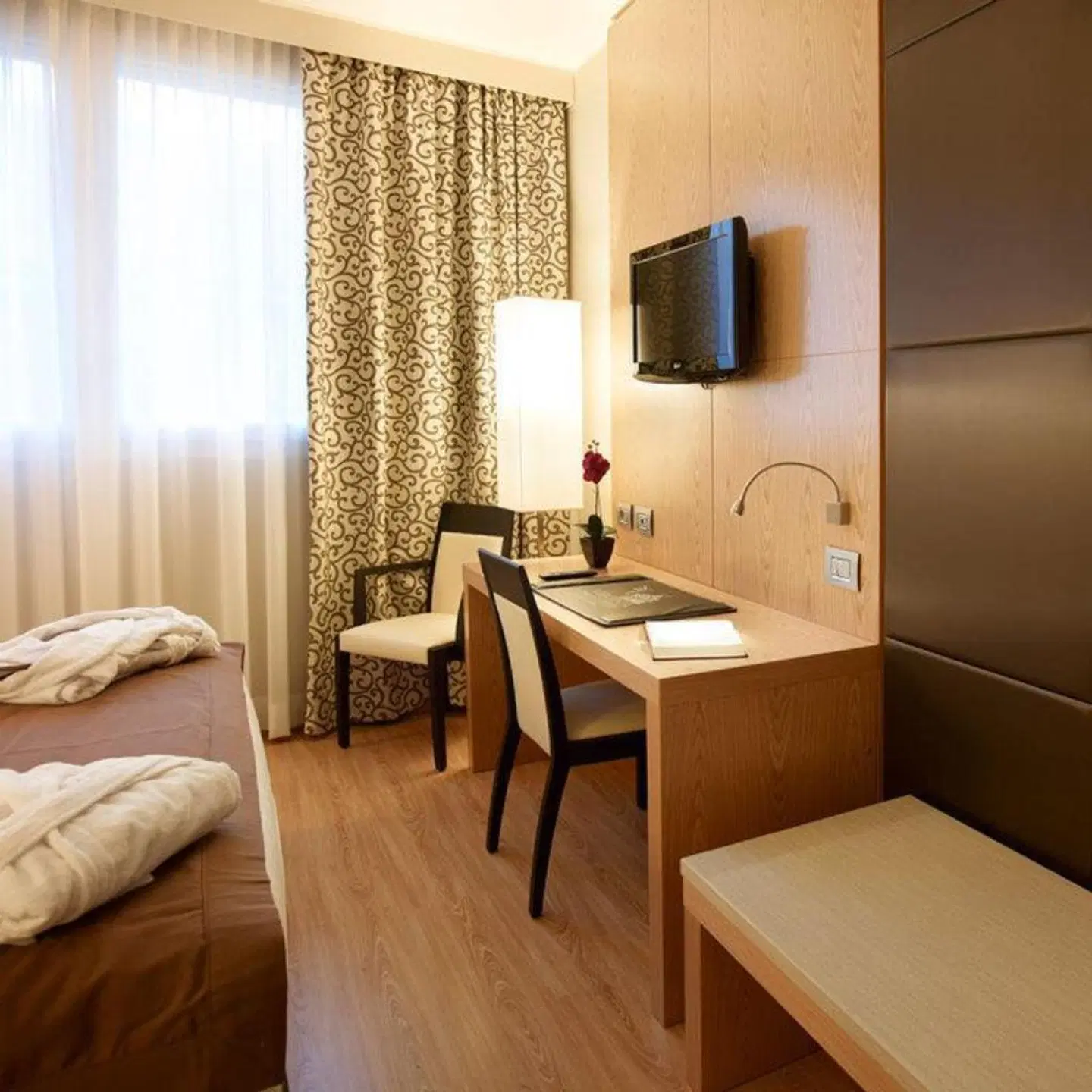 Virginia Palace Hotel ROOM_EXAMPLE