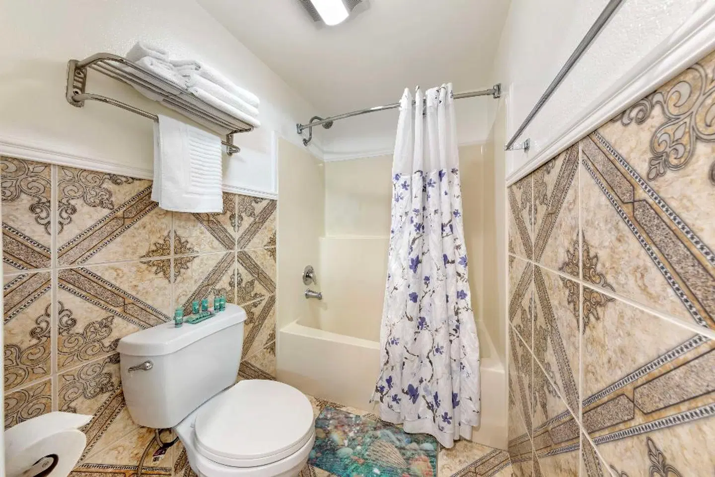 Best Western Harbour Inn & Suites Huntington - Sunset Beach Badezimmer