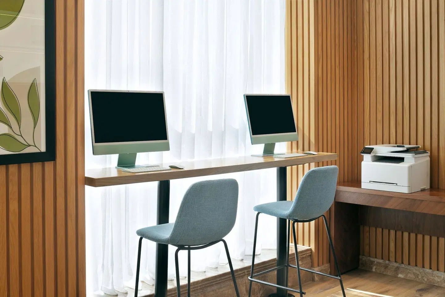 Holiday Inn Jeddah Corniche by IHG Bar