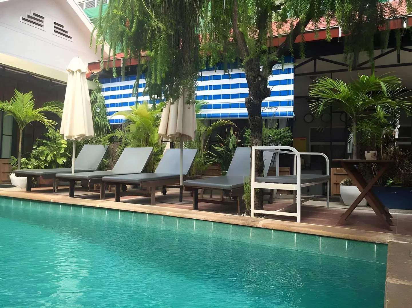 Cozy Boutique Hotel OUTDOOR_POOL