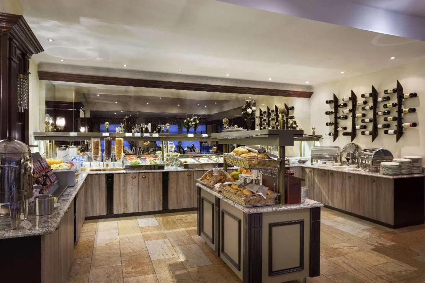 Ramada Hotel & Suites Bucharest North Restaurant