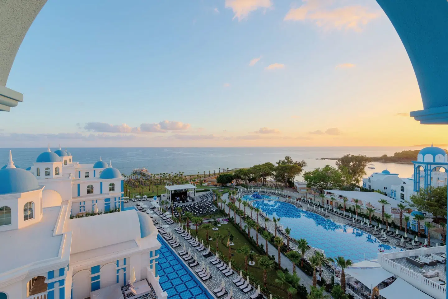 Rubi Platinum Spa Resort & Suites OUTDOOR_POOL