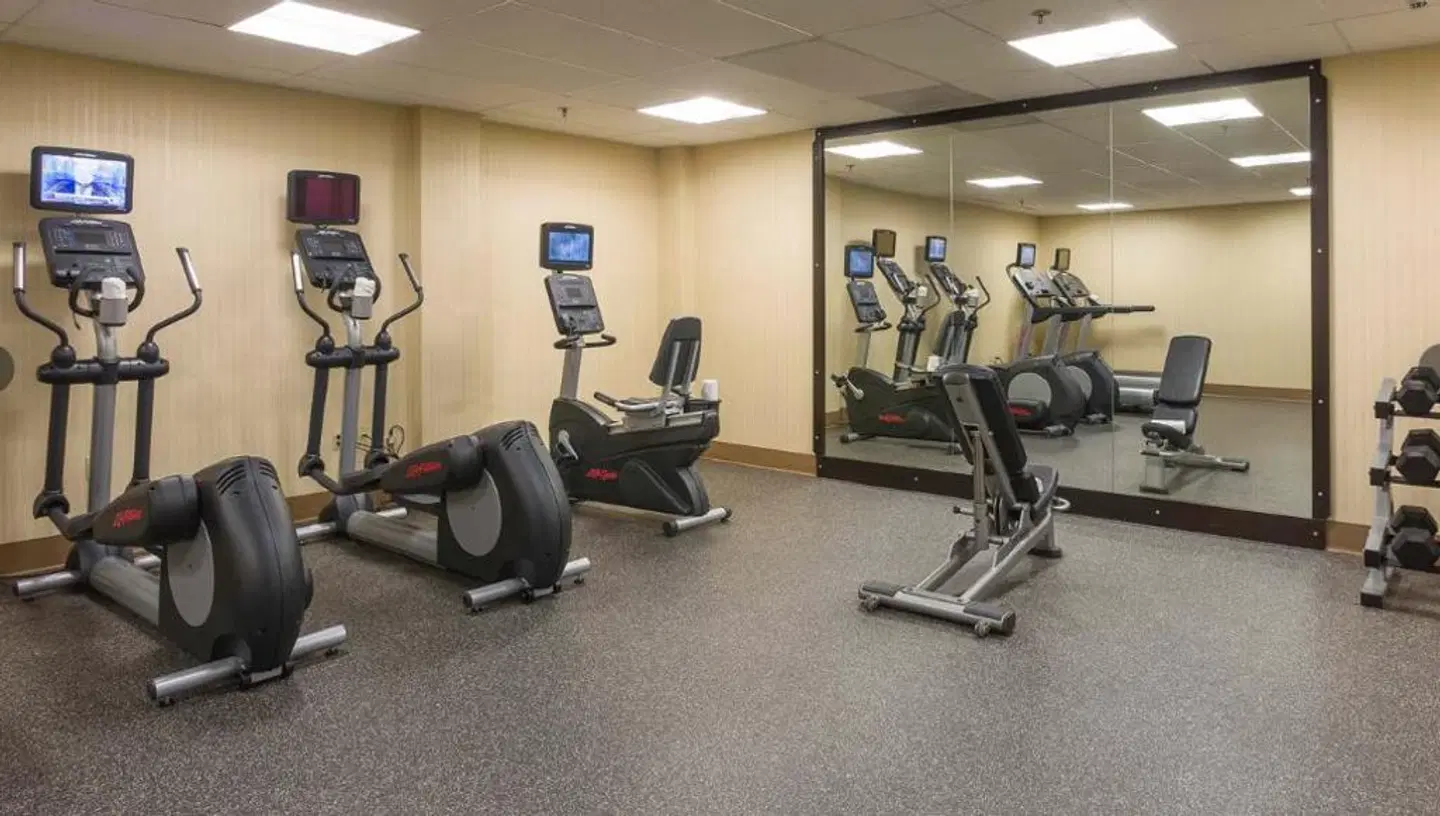 Courtyard by Marriott Los Angeles Westside SPORTS_AND_LEISURE