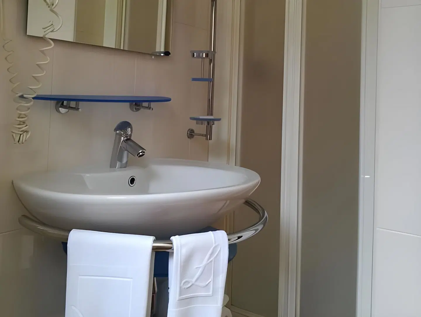 Albergo Del Pino BATHROOM