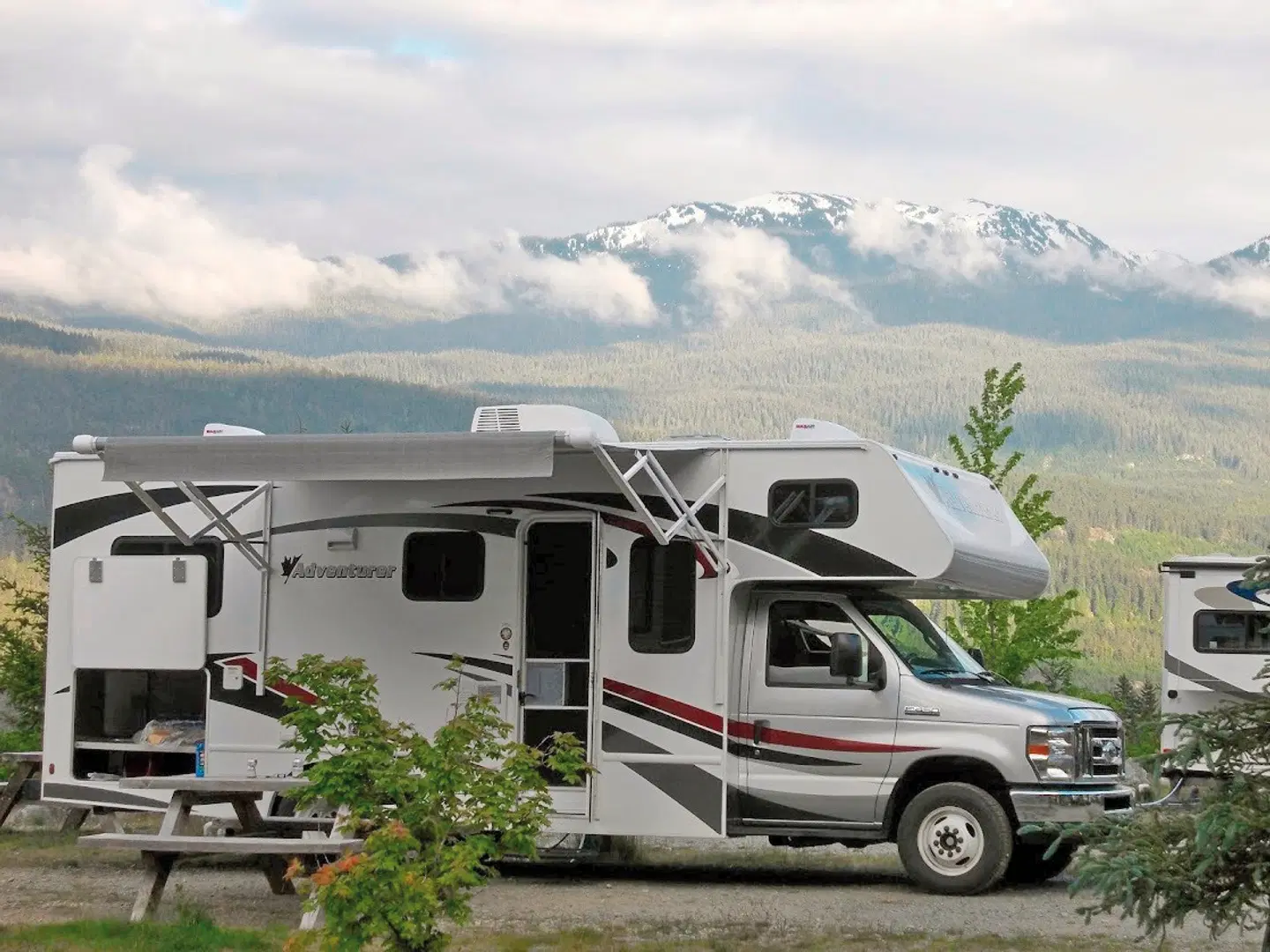 Between Mountains & Ocean EXTERIOR