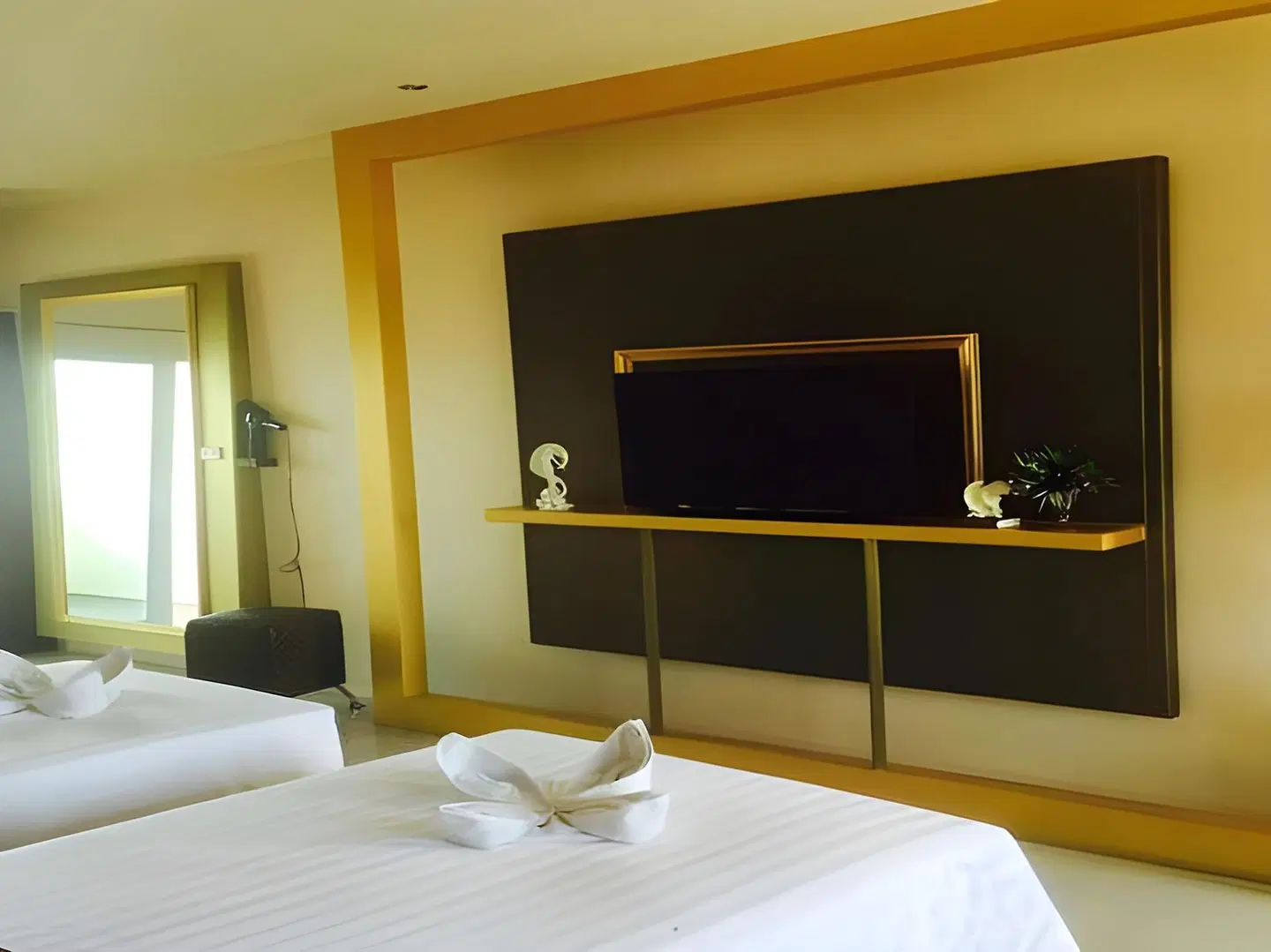 Marble Garden View ROOM_EXAMPLE