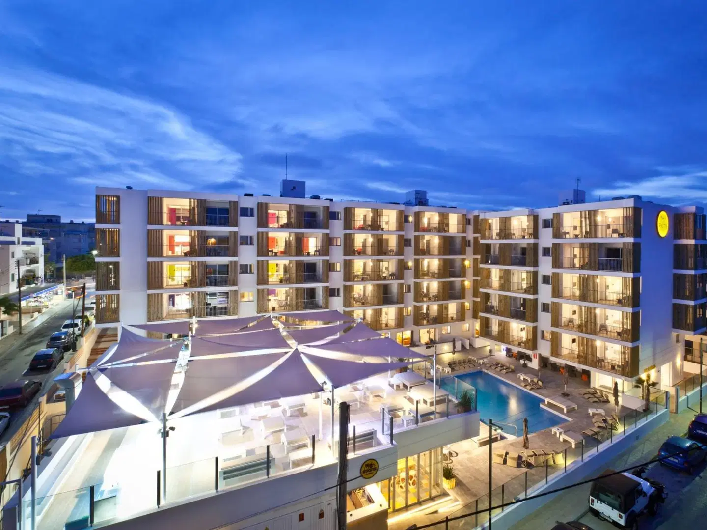 Ryans Ibiza EXTERIOR