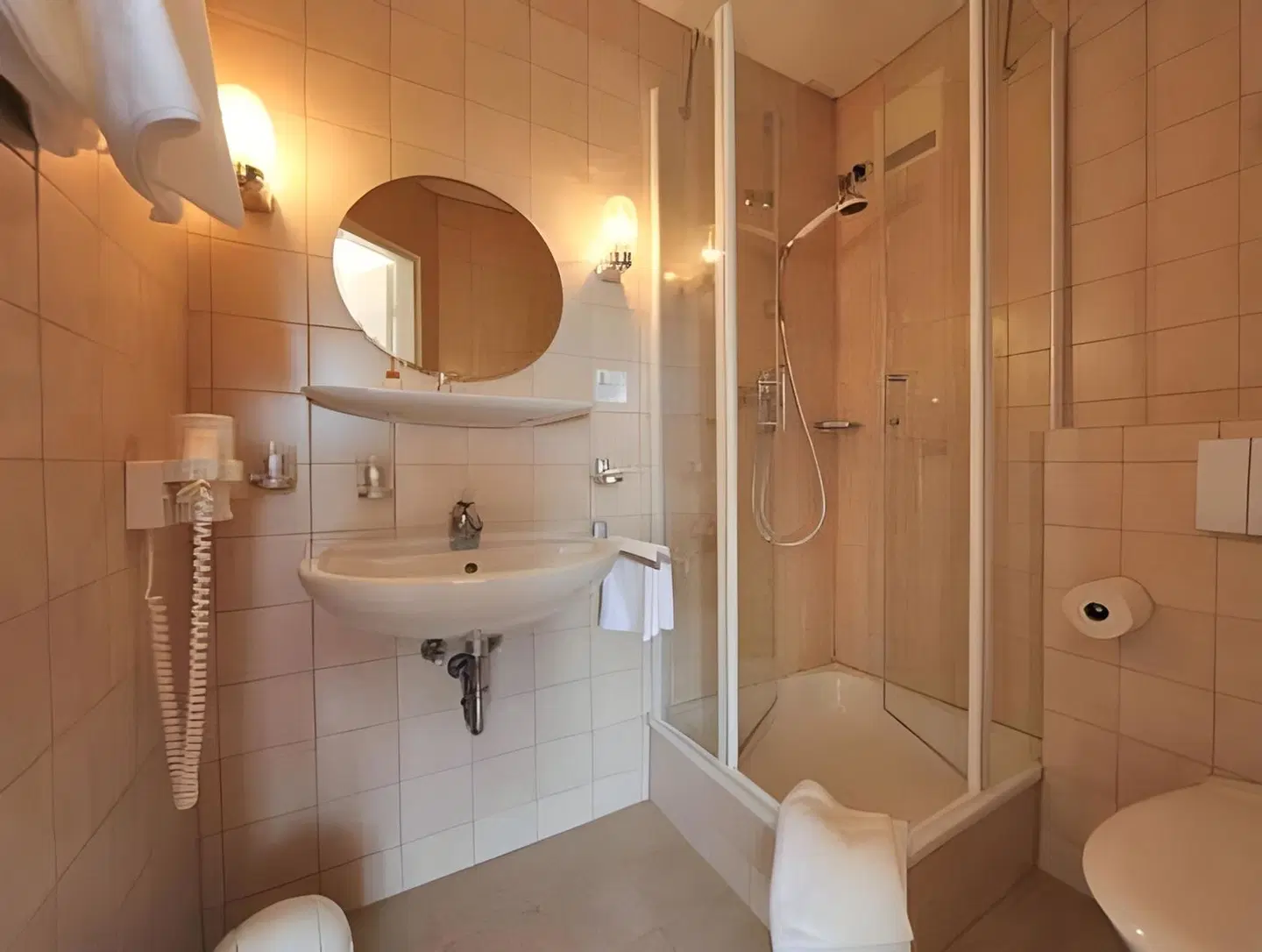 Hotel Lindenallee Badezimmer