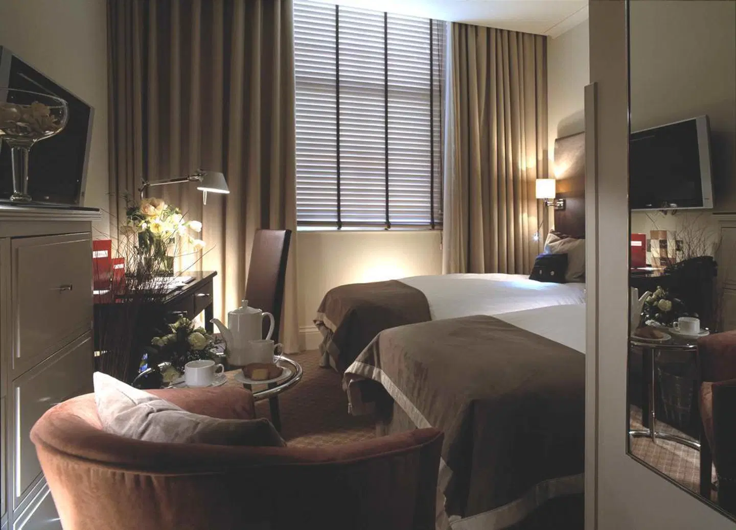 LONDON BRIDGE HOTEL ROOM_EXAMPLE