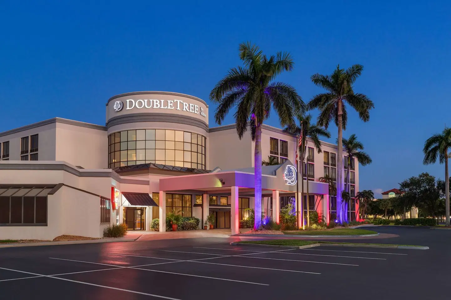Crowne Plaza Fort Myers at Bell Tower Shops by IHG EXTERIOR