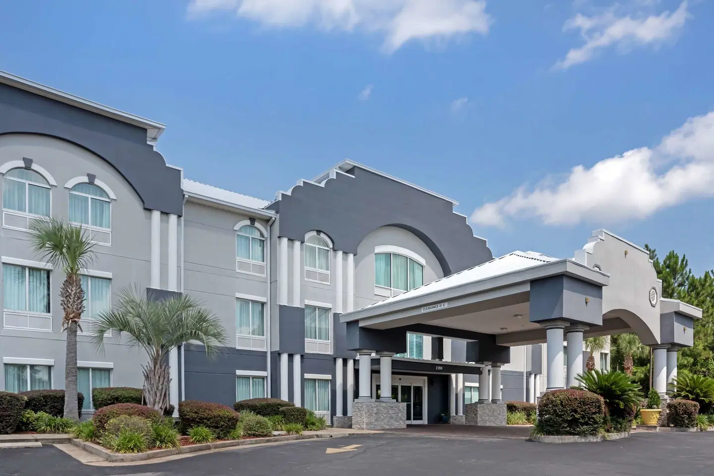 Best Western Plus Blue Angel Inn EXTERIOR