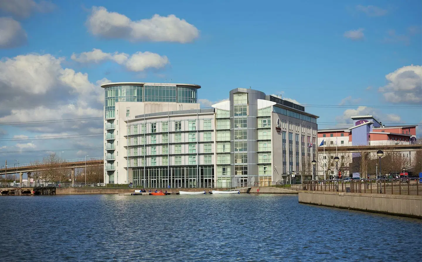 DoubleTree by Hilton Hotel London ExCel EXTERIOR