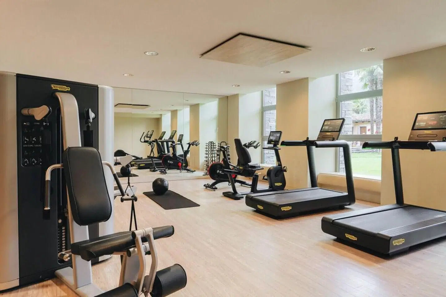 Eden Roc SPORTS_AND_LEISURE