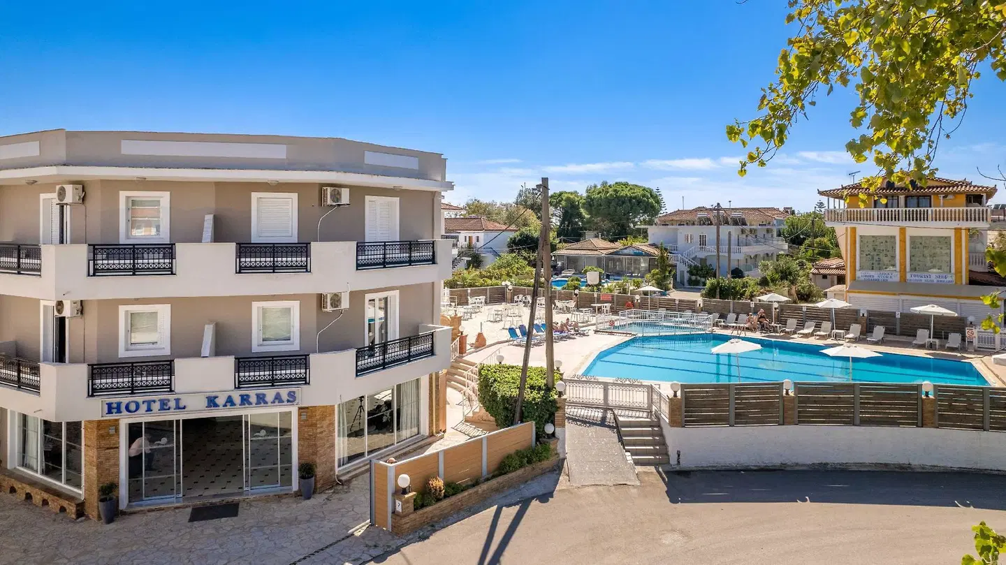 Karras Hotel OUTDOOR_POOL