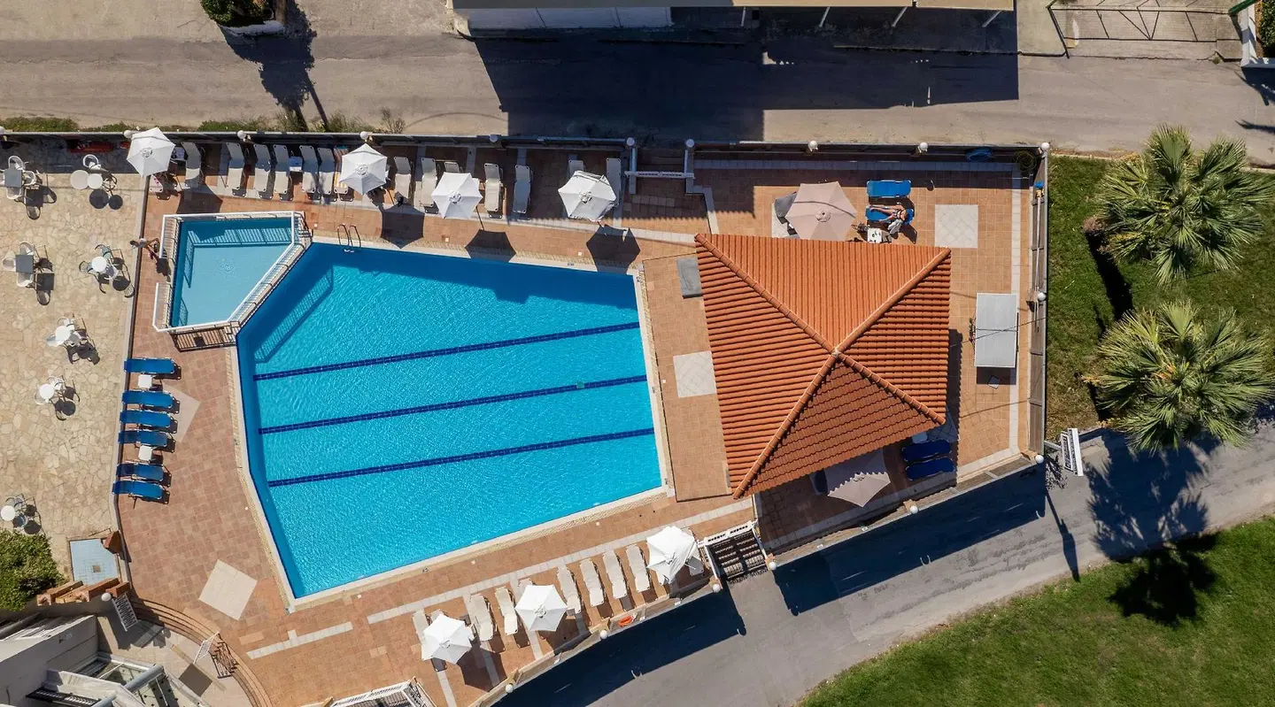 Karras Hotel Hallenbad