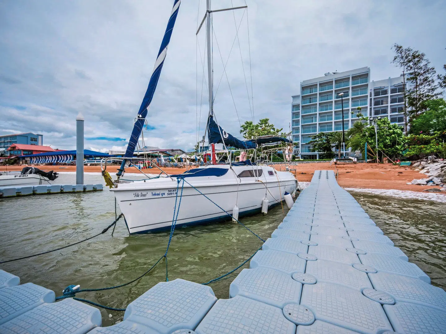 Worita Cove Hotel Terrasse
