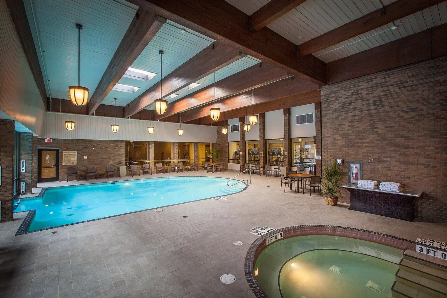 DoubleTree by Hilton Pittsburgh-Green Tree Hallenbad