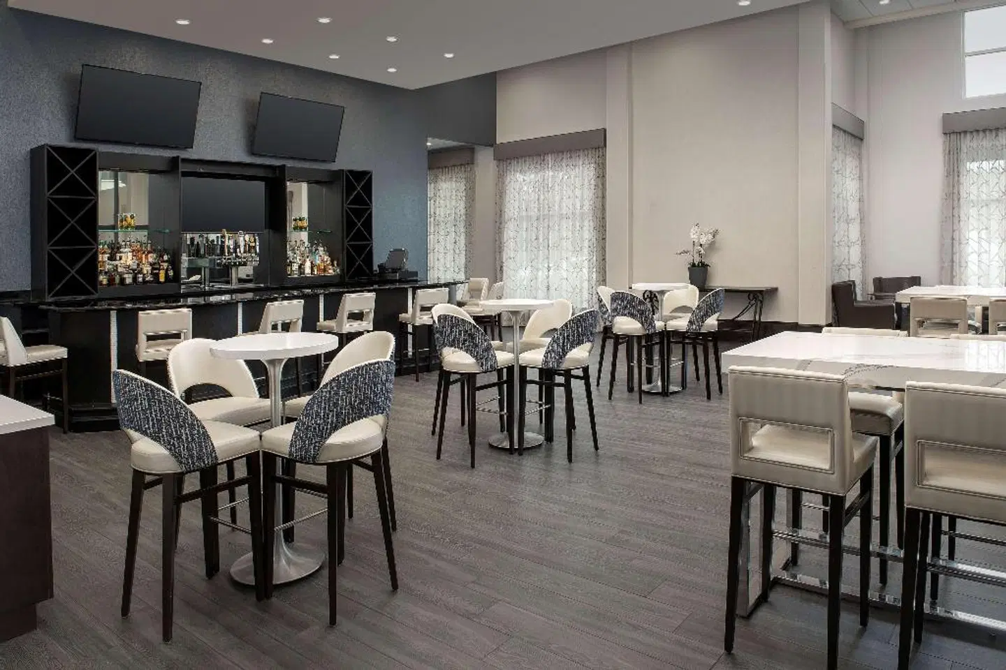 Embassy Suites by Hilton Birmingham Hoover RESTAURANT