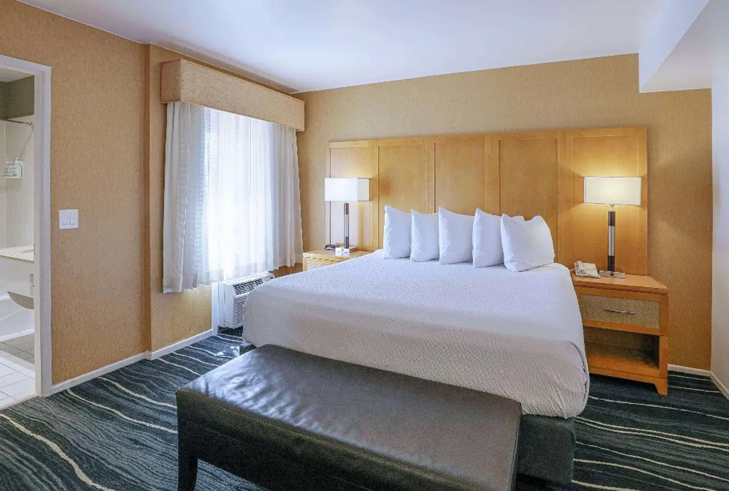Ramada by Wyndham Costa Mesa/Newport Beach ROOM_EXAMPLE