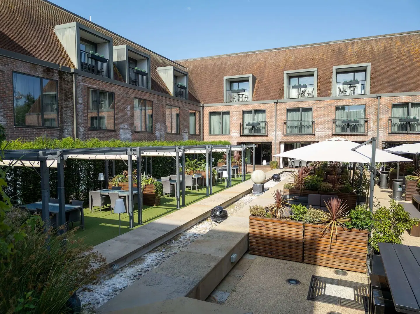 Hilton London Syon Park EXTERIOR