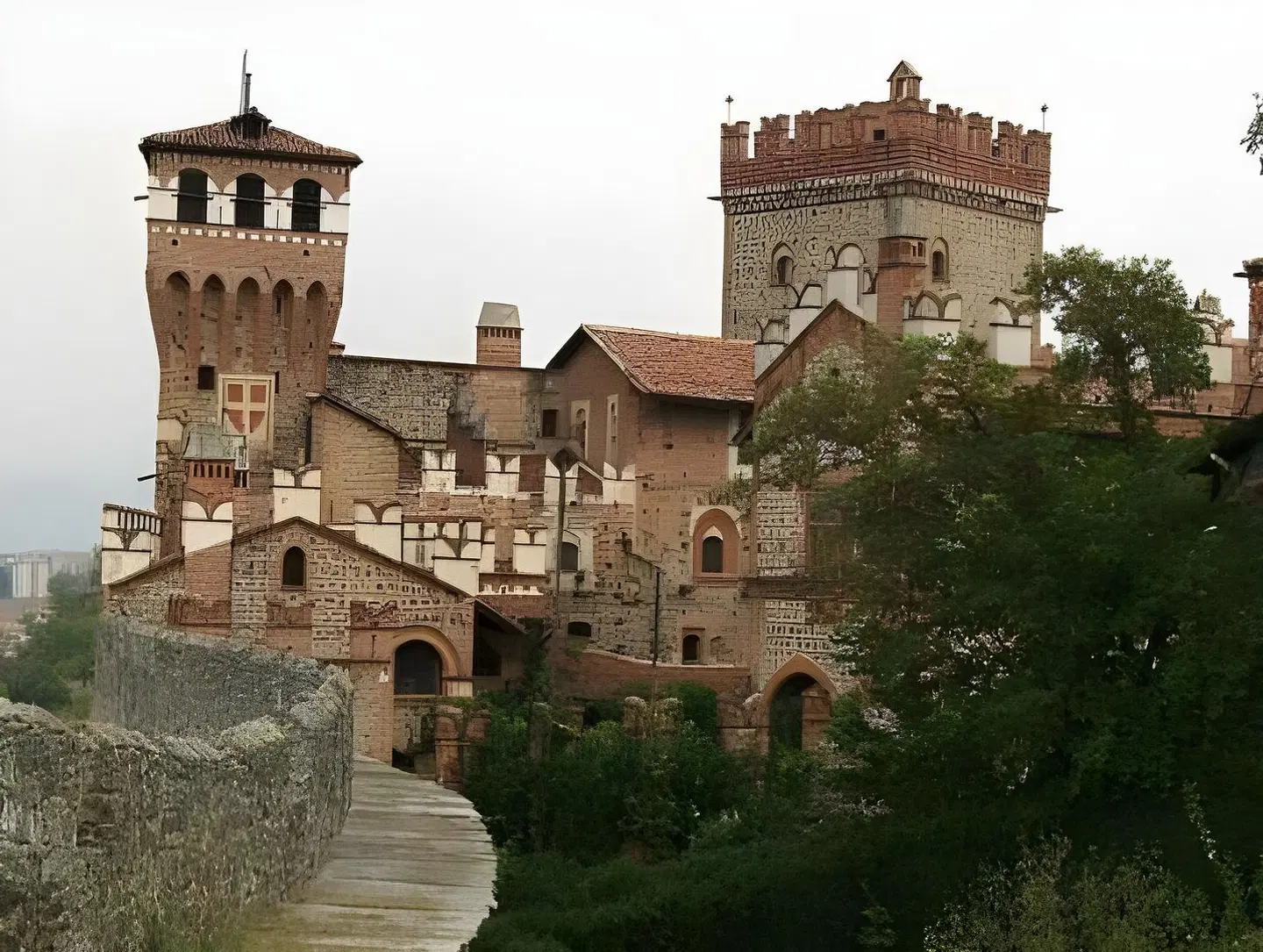 Castello Di Pavone EXTERIOR