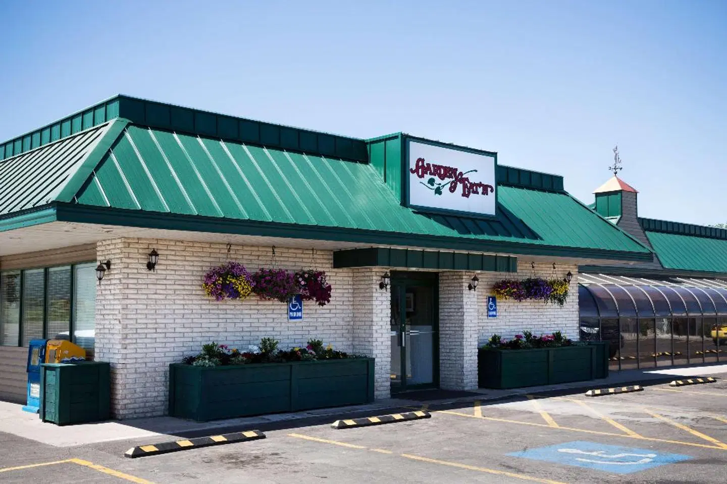 Best Western Paradise Inn & Resort EXTERIOR