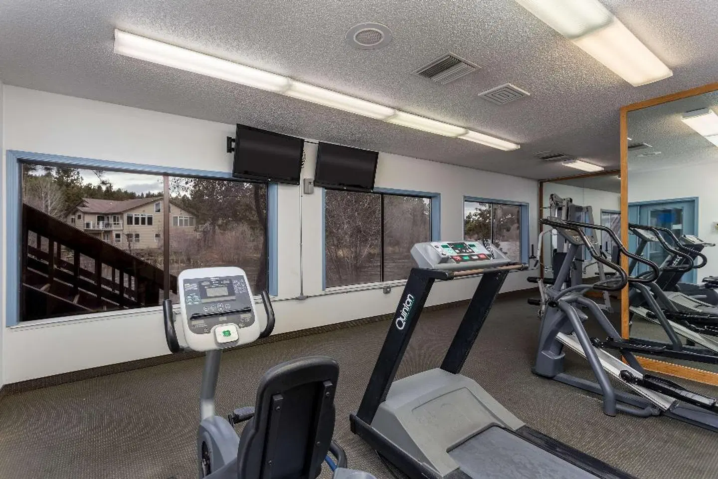 Shilo Inn Suites Hotel - Bend SPORTS_AND_LEISURE