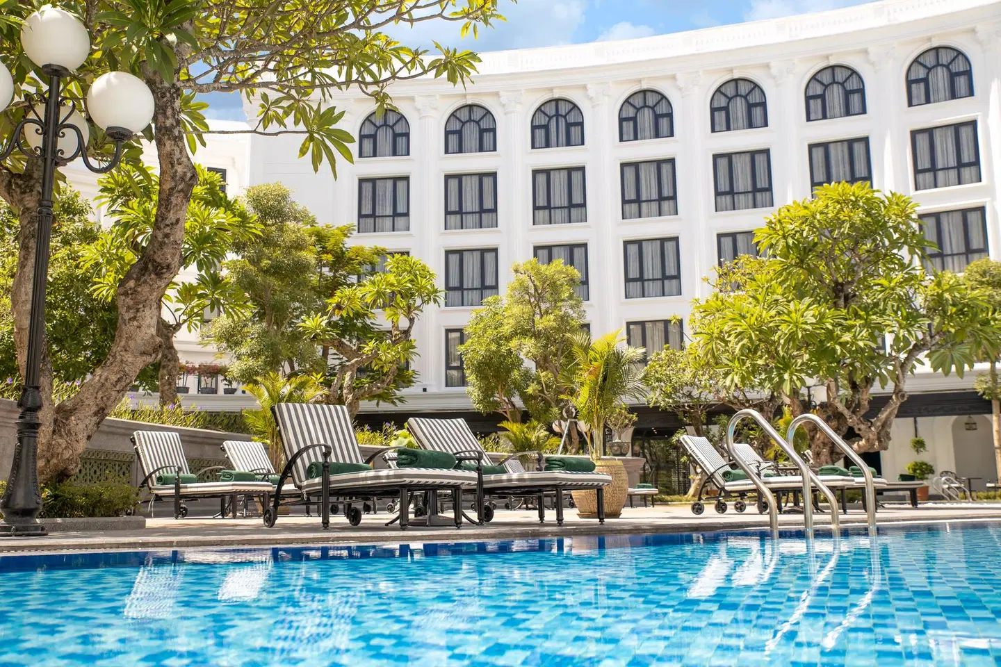 Silk Path Grand Hue Hotel OUTDOOR_POOL