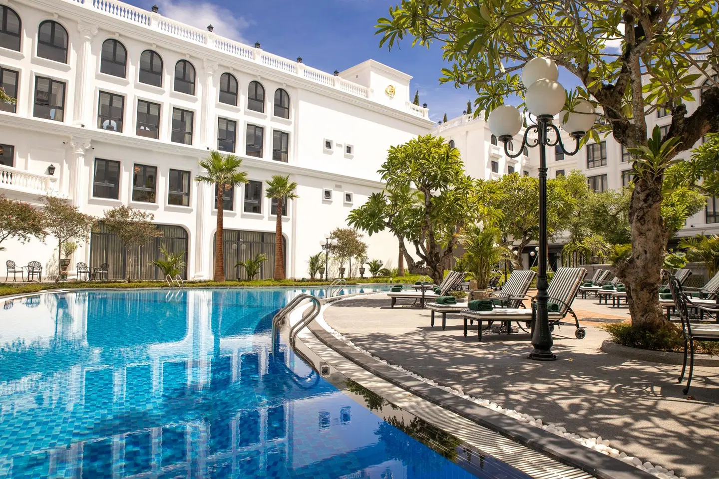 Silk Path Grand Hue Hotel OUTDOOR_POOL