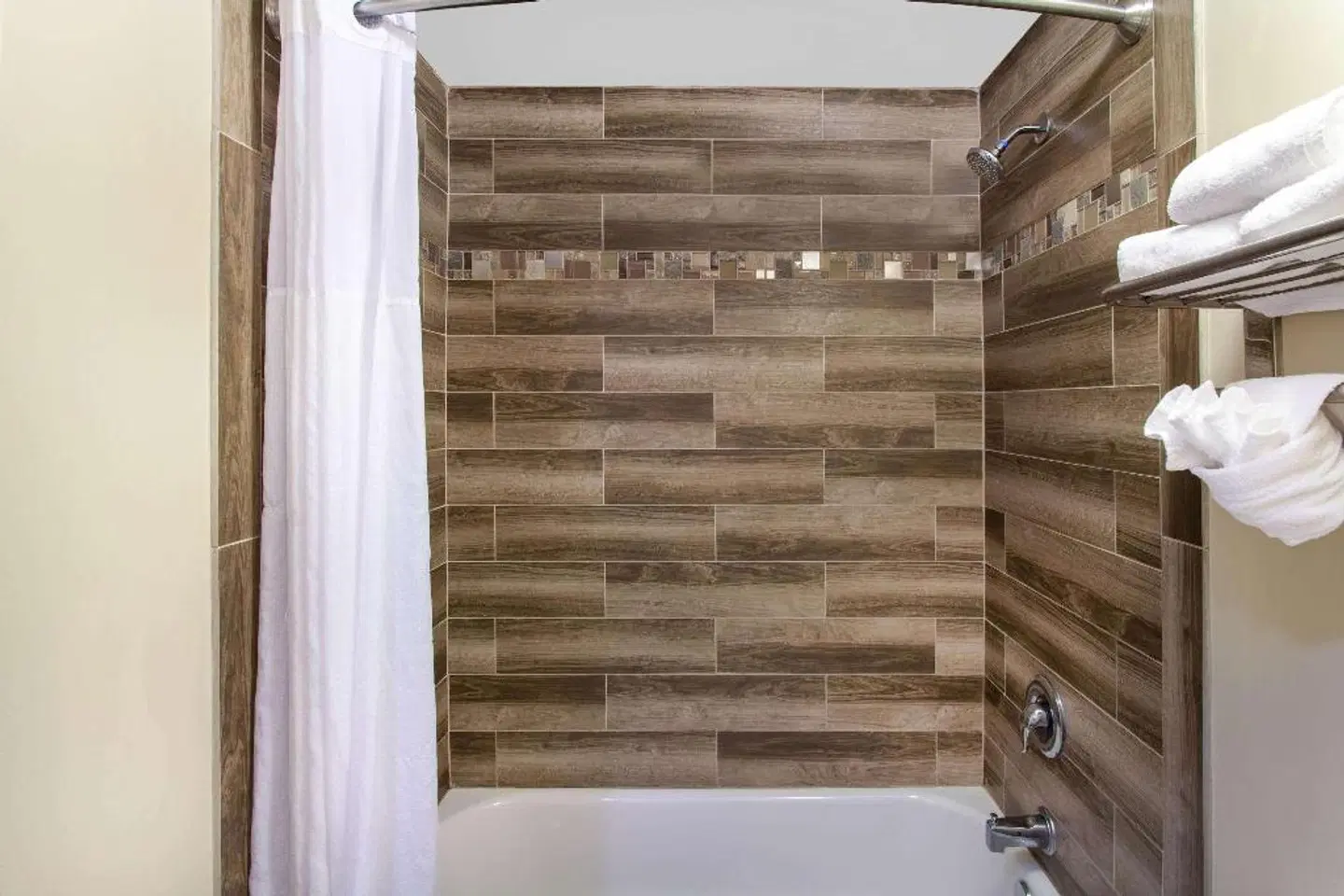 Baymont by Wyndham Jacksonville/Butler Blvd Badezimmer