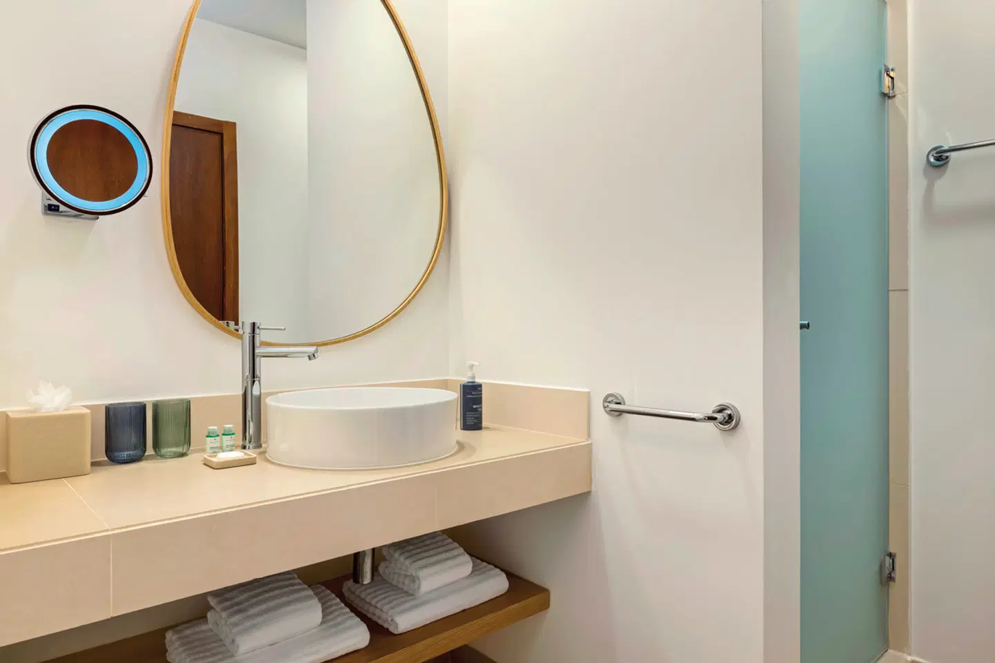 The Westin Salgados Beach Resort, Algarve BATHROOM