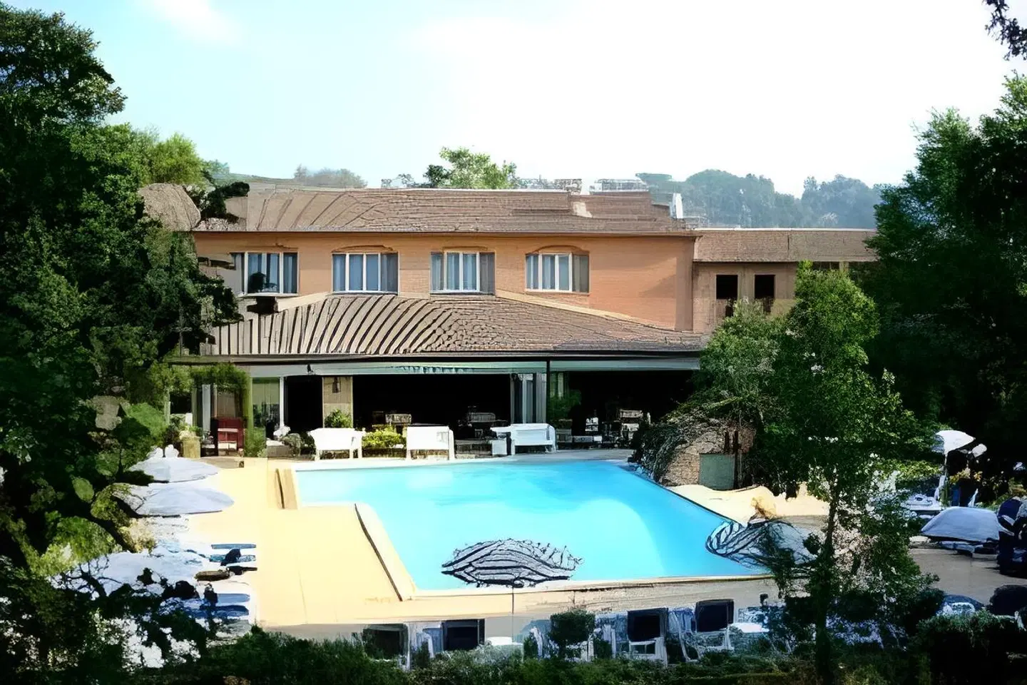 Logis Hostellerie De L'Abbaye EXTERIOR