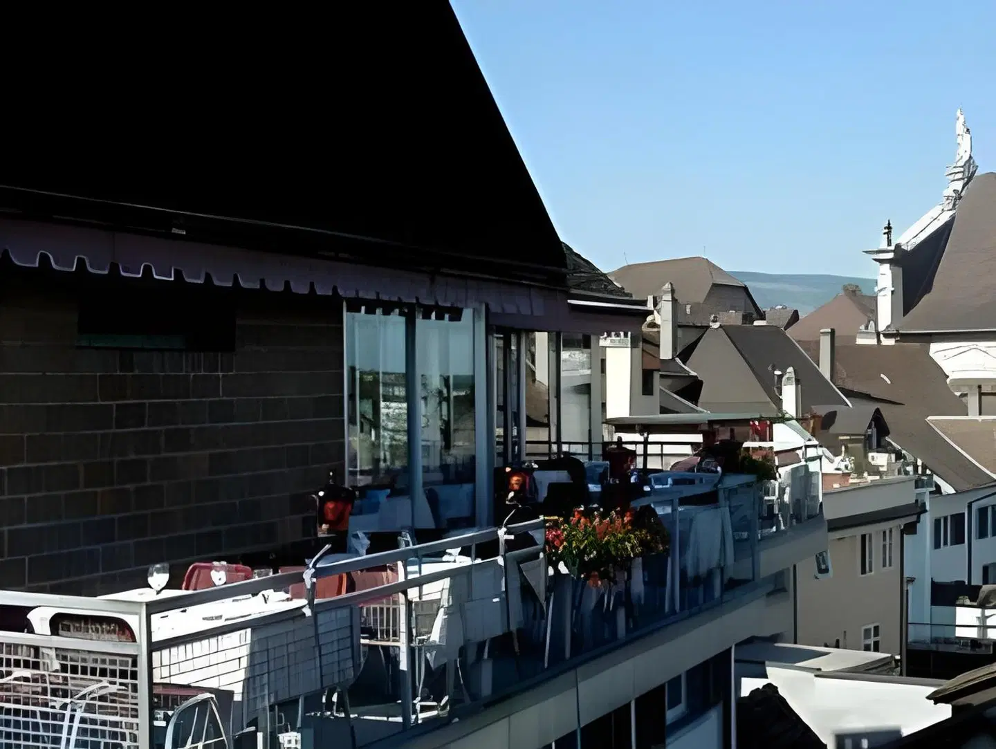 Roter Turm / Tour Rouge Terrasse