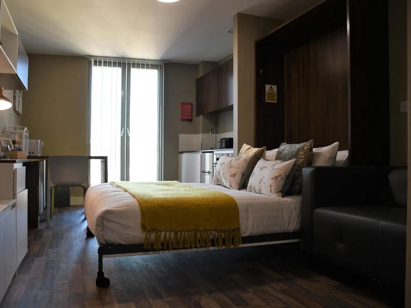 Pembroke Studios ROOM_EXAMPLE