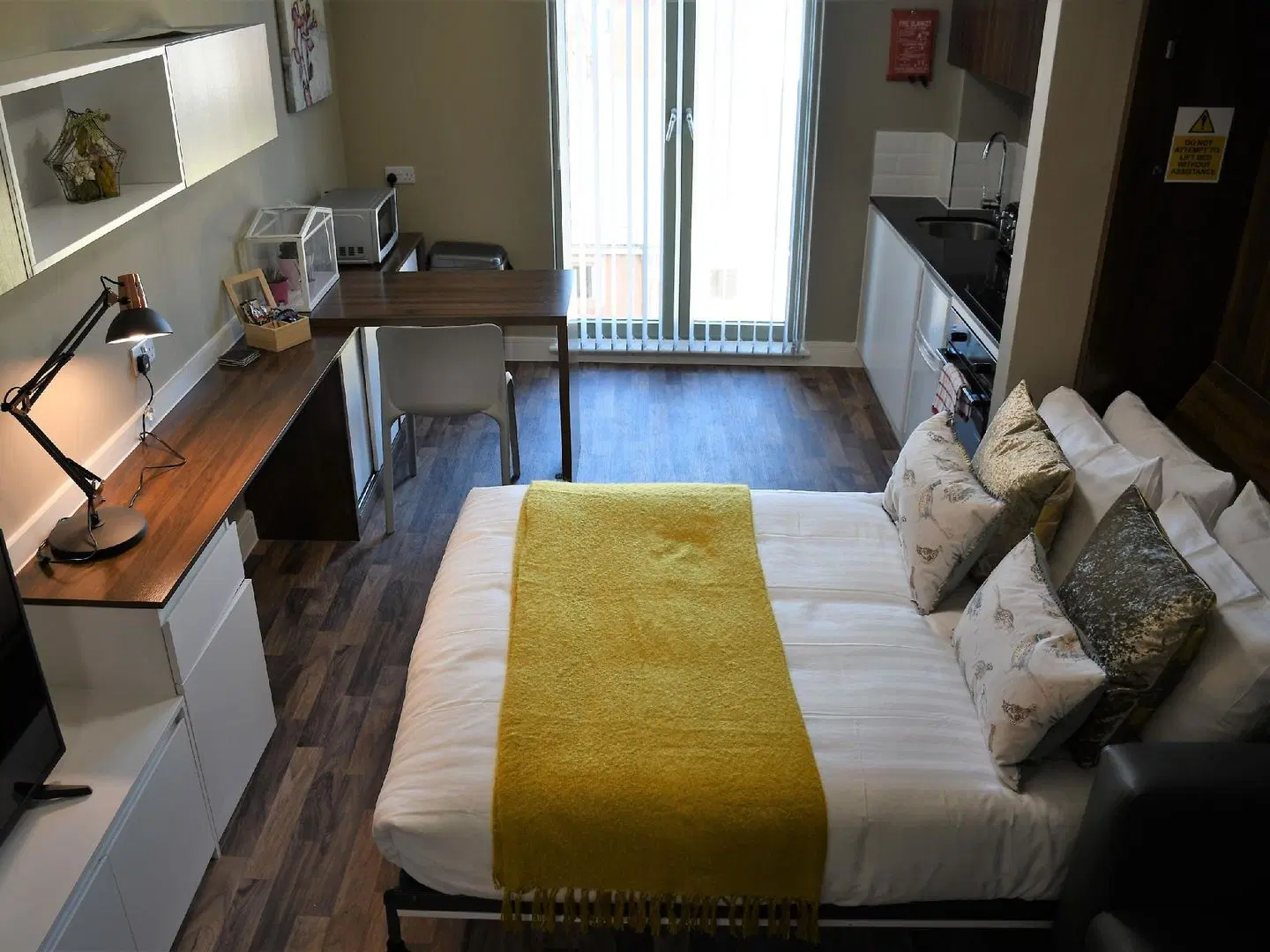 Pembroke Studios ROOM_EXAMPLE