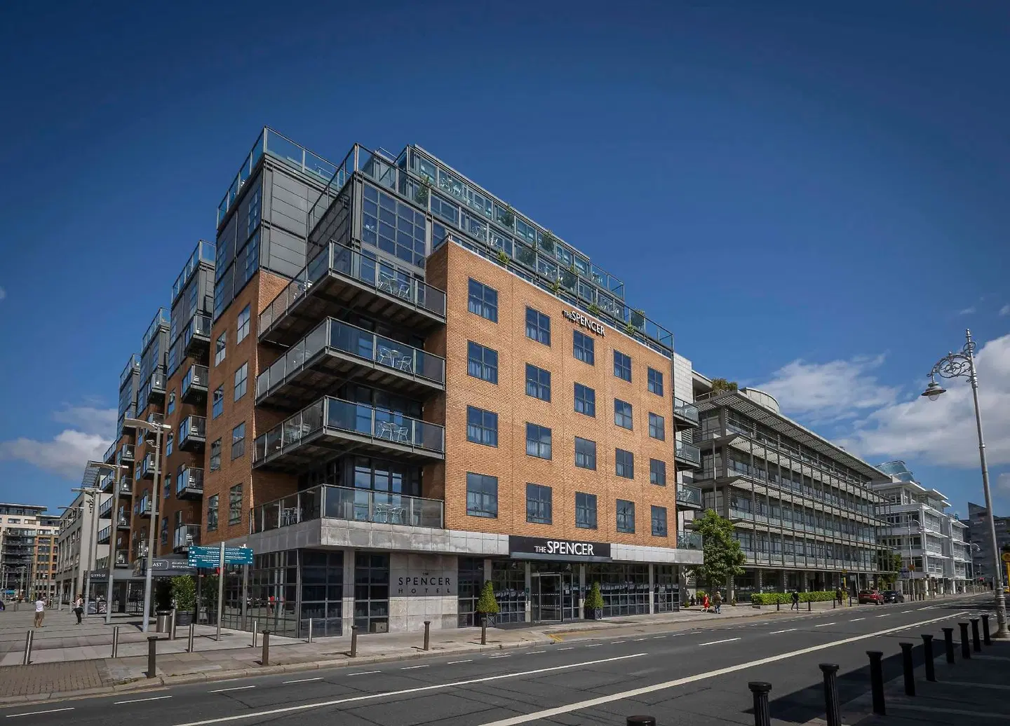 The Spencer Hotel EXTERIOR