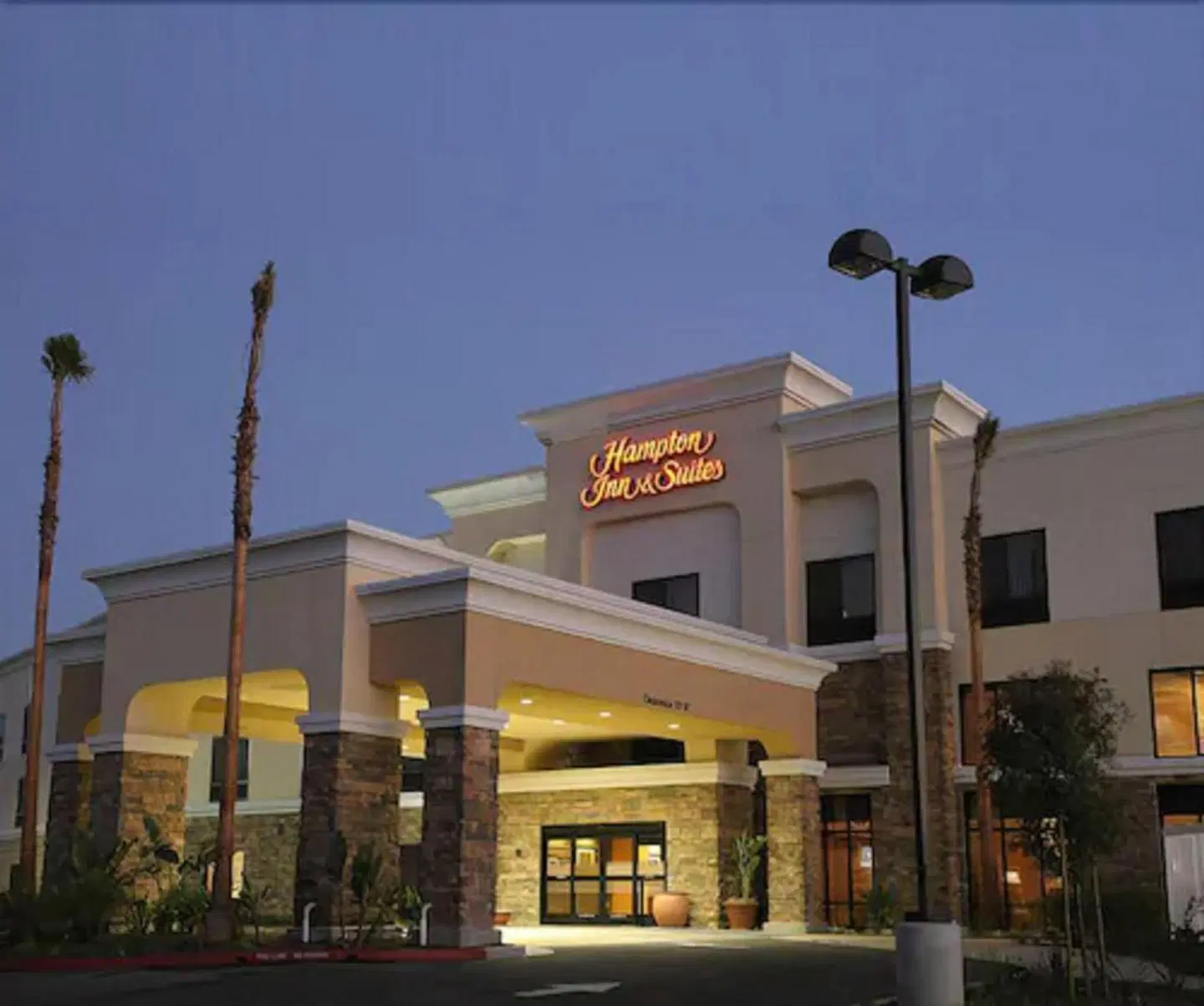 Hampton Inn & Suites Chino Hills EXTERIOR