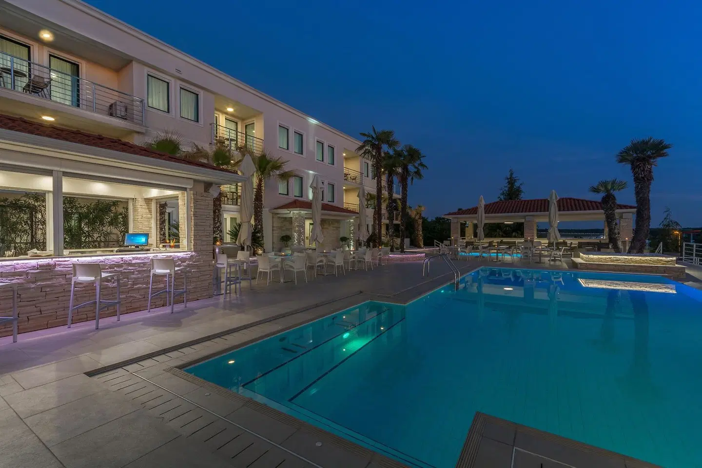 Aparthotel Adeo OUTDOOR_POOL