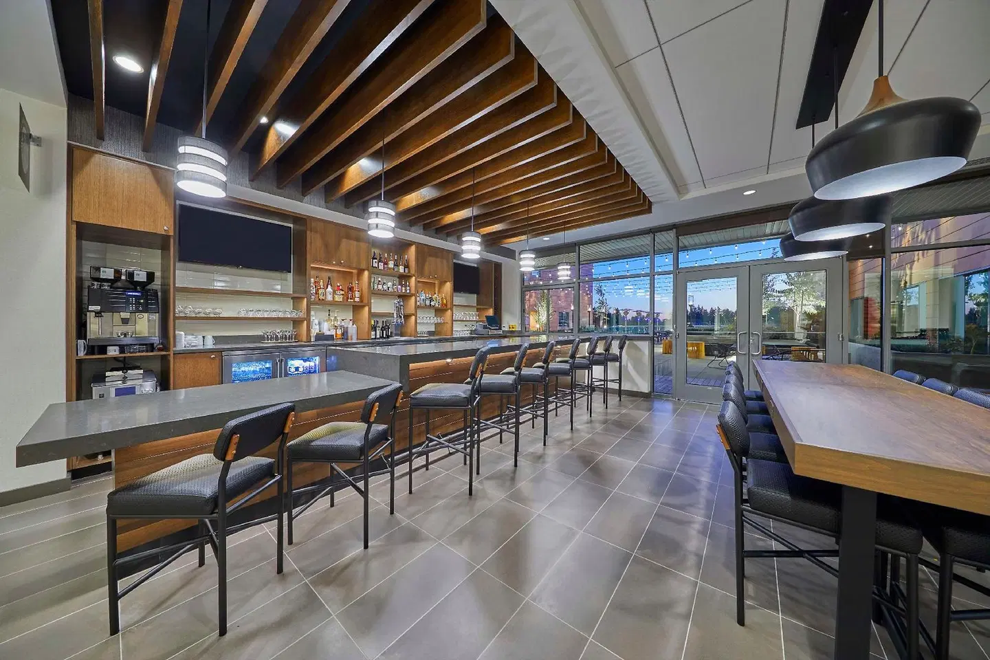 Hyatt Place Eugene / Oakway Center Bar