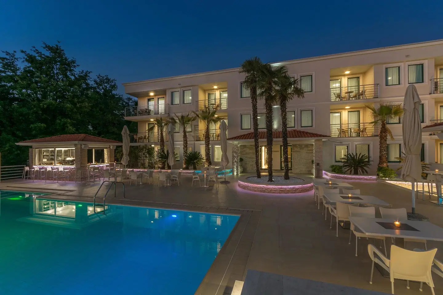 Aparthotel Adeo OUTDOOR_POOL