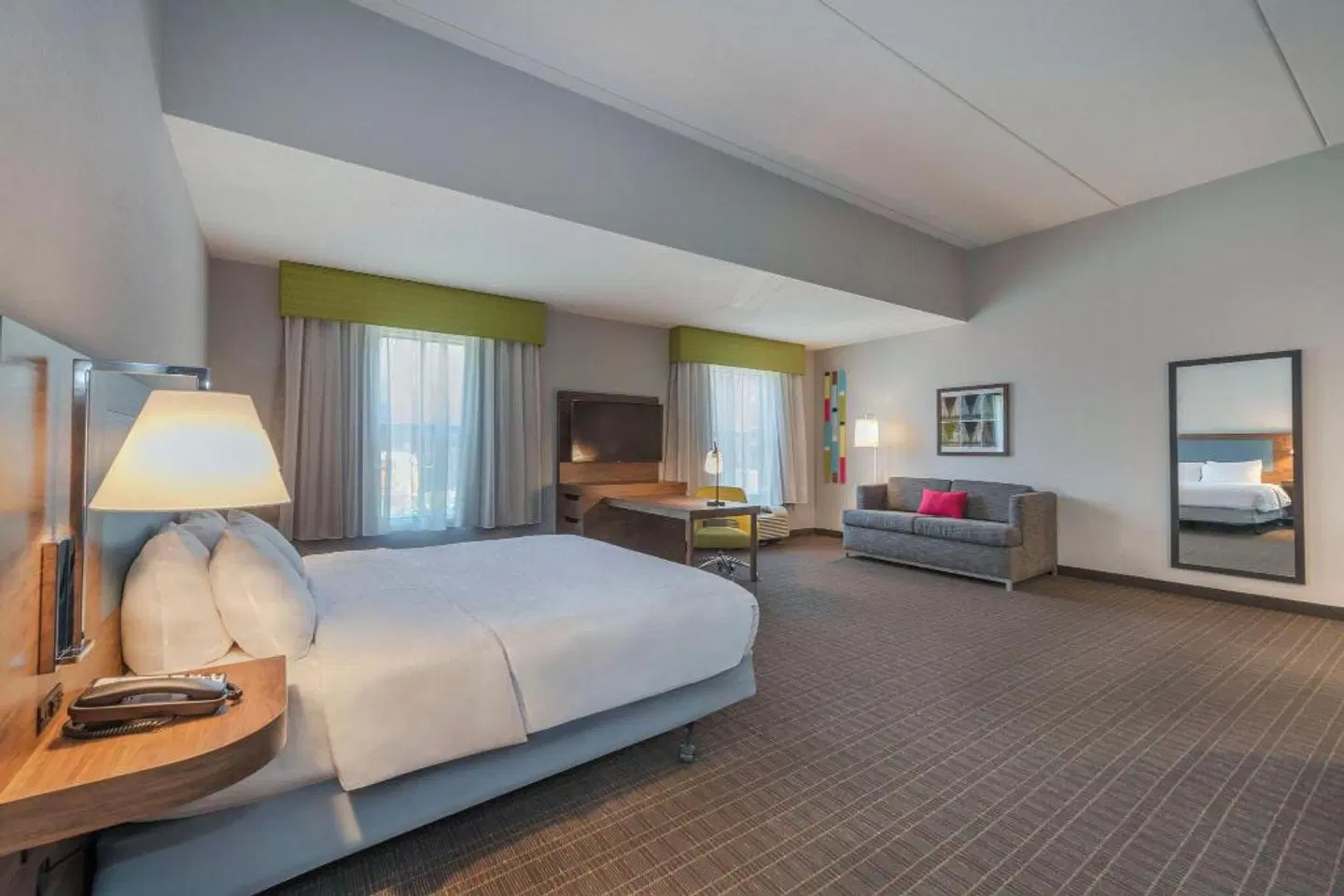 Hampton Inn & Suites Burlington ROOM_EXAMPLE