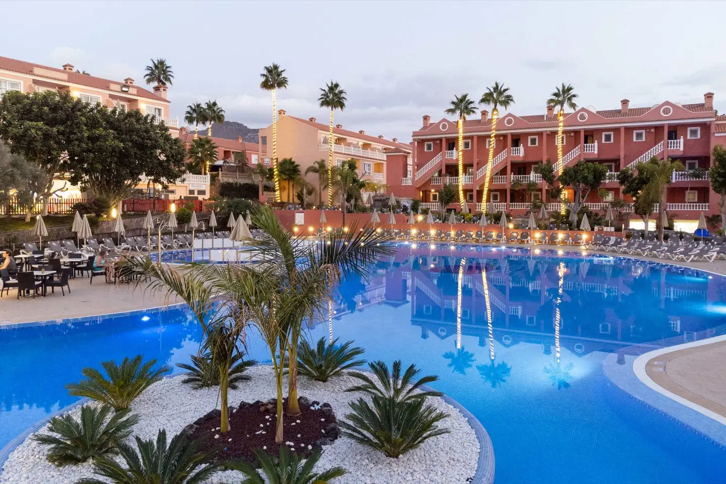 El Duque OUTDOOR_POOL