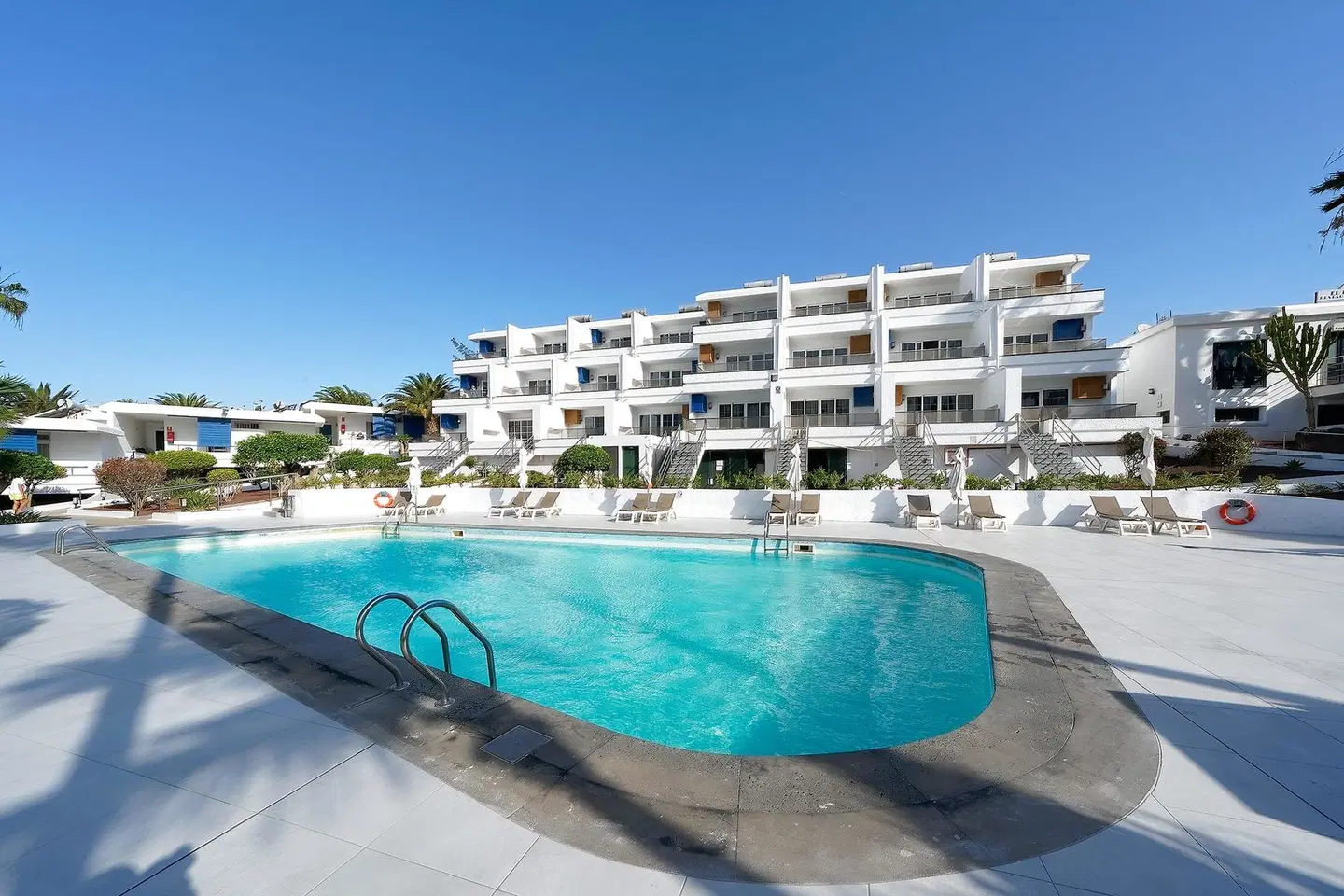 LABRANDA El Dorado Apartments OUTDOOR_POOL