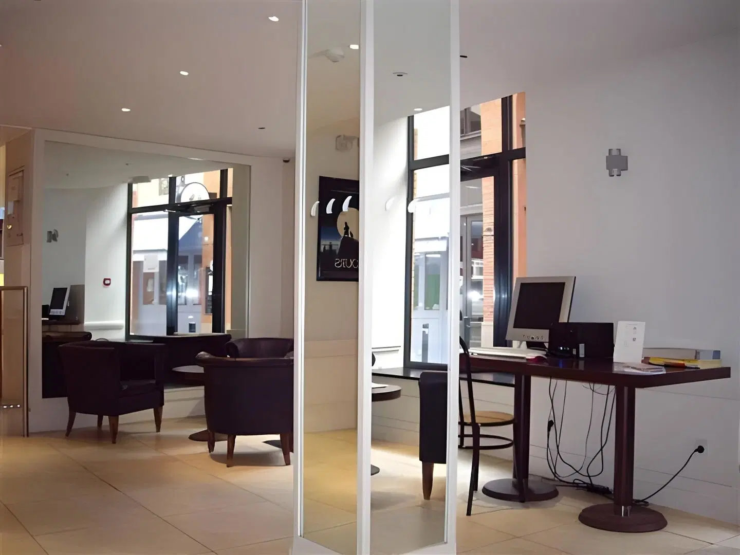 Ours Blanc Toulouse Centre LOUNGE_LOBBY