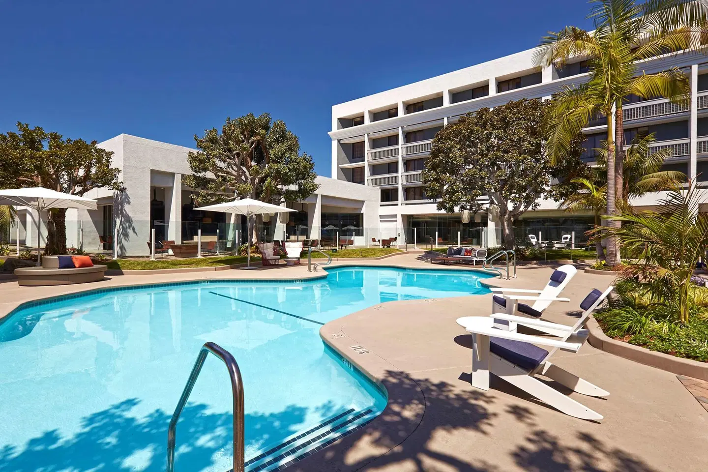 Hotel MdR Marina del Rey - a DoubleTree by Hilton OUTDOOR_POOL