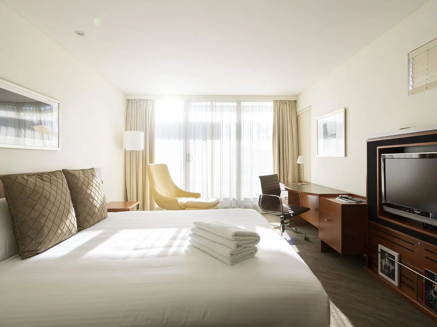 Novotel Canberra Hotel ROOM_EXAMPLE