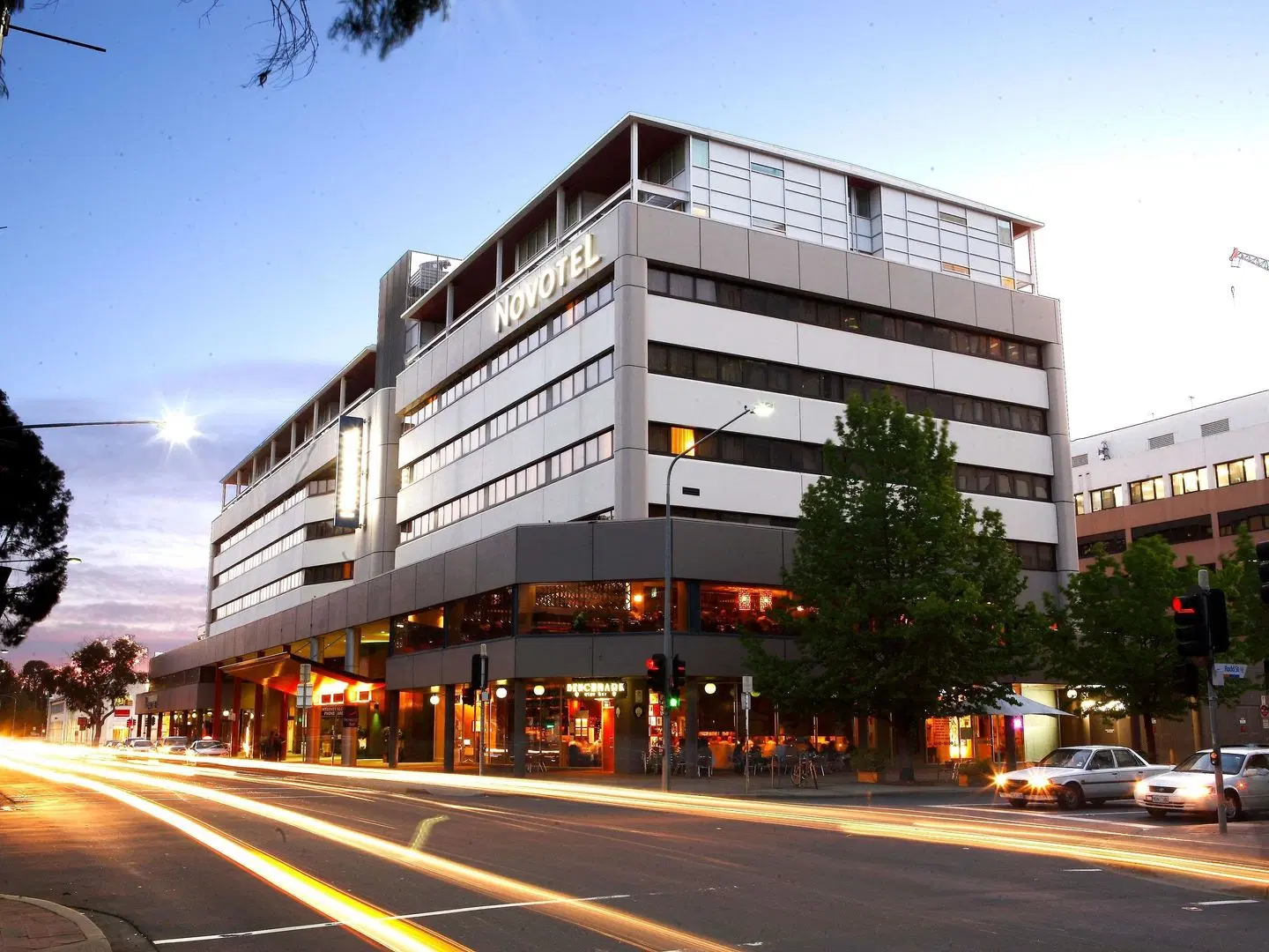 Novotel Canberra Hotel EXTERIOR