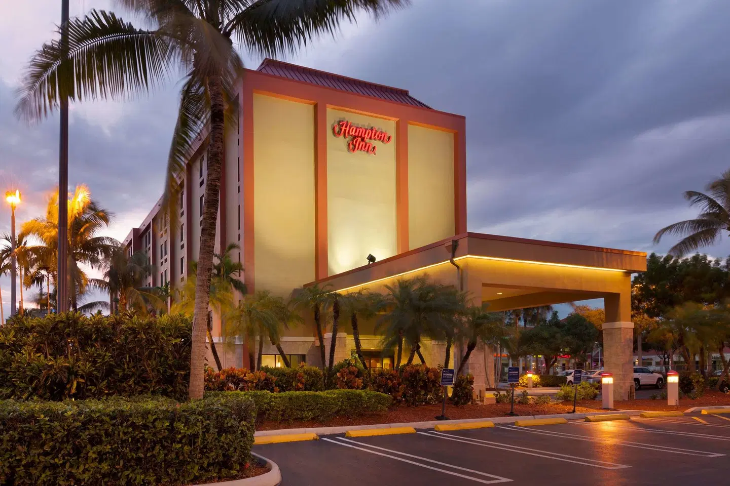 Hampton Inn Miami-Airport West EXTERIOR