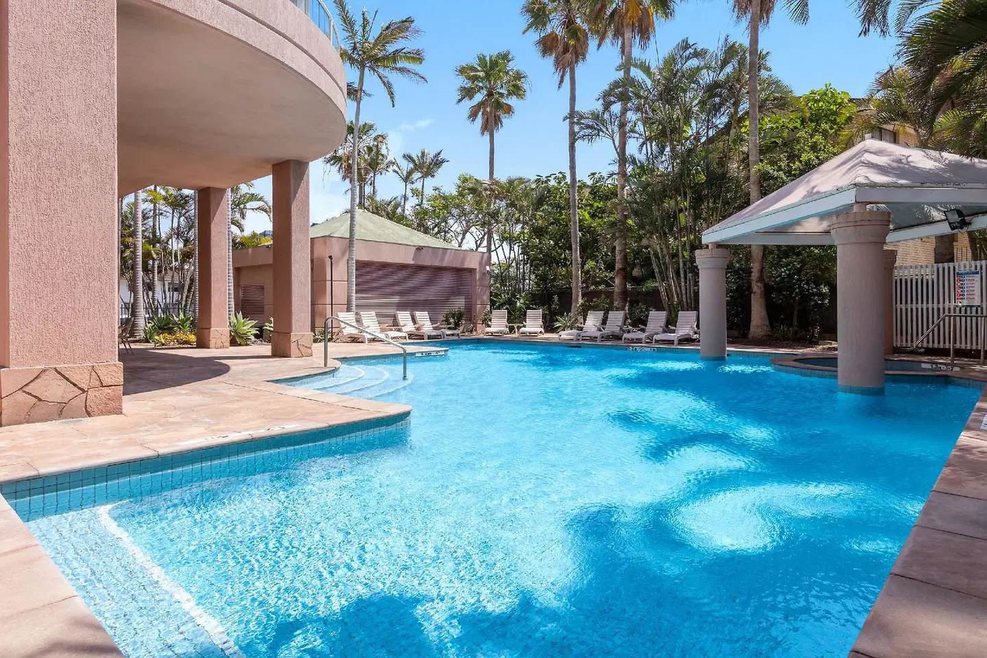 Oaks Gold Coast Hotel OUTDOOR_POOL